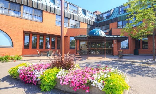 Erinview Retirement Residence exterior
